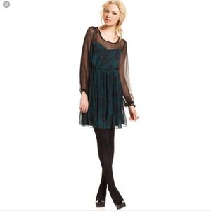 JESSICA SIMPSON EMERALD GREEN PLEATED DRESS